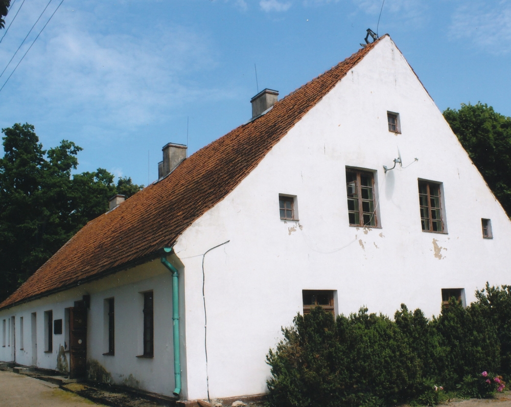 inkiemio klebonija, K. Donelaičio perstatyta 1764–1765 m. Atstatyta 2002 m.