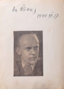 D. SRUOGAITĖS SURINKTŲ AUTOGRAFŲ KNYGELĖ