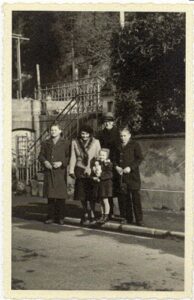 Brazdžionių šeima Vokietijoje, Ravensburge 1949 m. | entext1