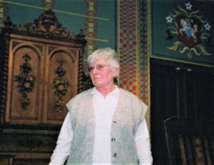 Poetė M. Stankus-Saulaitis Maironio lietuvių literatūros muziejuje. Kaunas, 2003 03 14