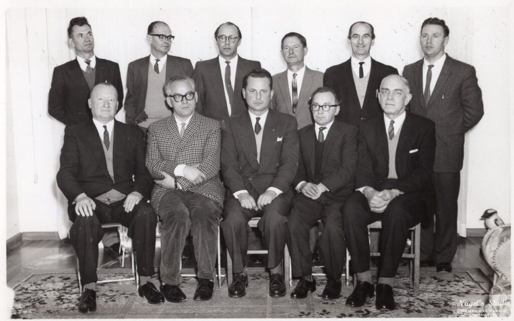 „Plunksnos klubas“ Sidnėjuje. Apie 1960 m. V. Kazokas – antras iš dešinės